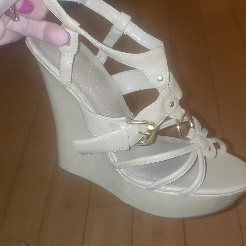 Tan wedges size 7.5
